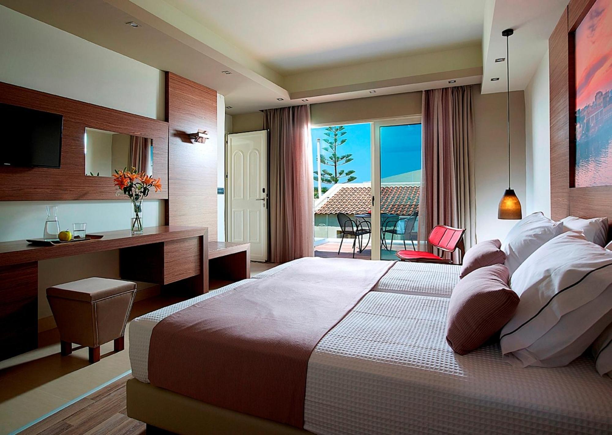 Elotis Suites (Adults Only) Agia Marina  Room photo